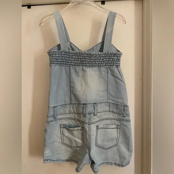 Chic Denim Button-Up Romper Noble - Picture 4 of 9